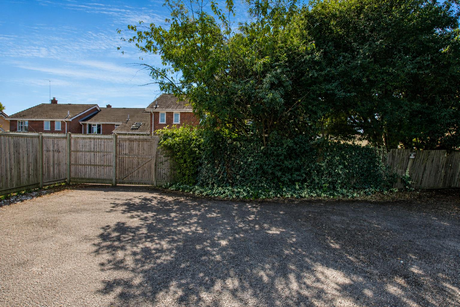 Lamorna Crescent, Tilehurst, Reading